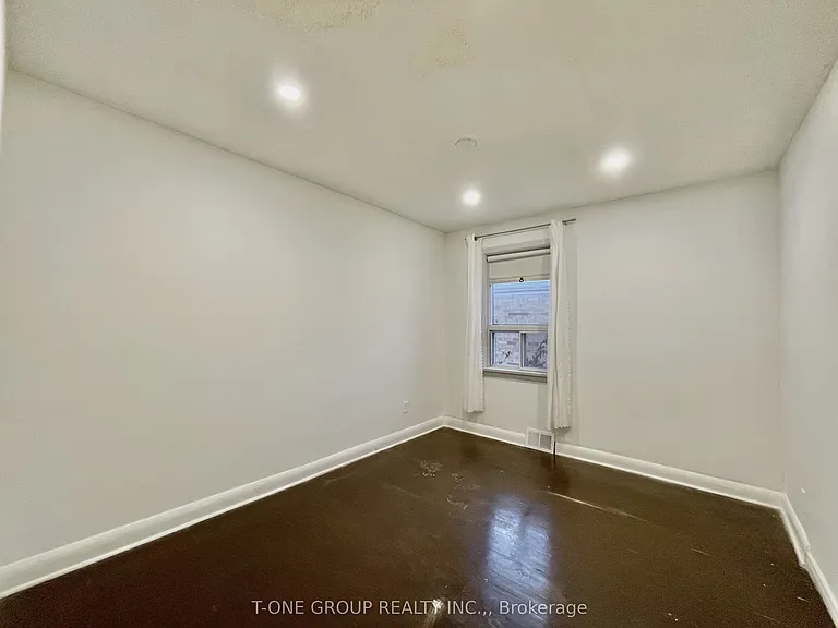 14 Madawaska Ave #MAIN — Photo 10
