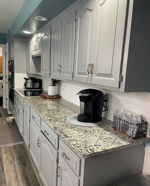 2nd image of 64914 Appleblossom Ln