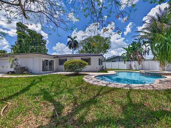3rd image of 2740 NW 9th Lane