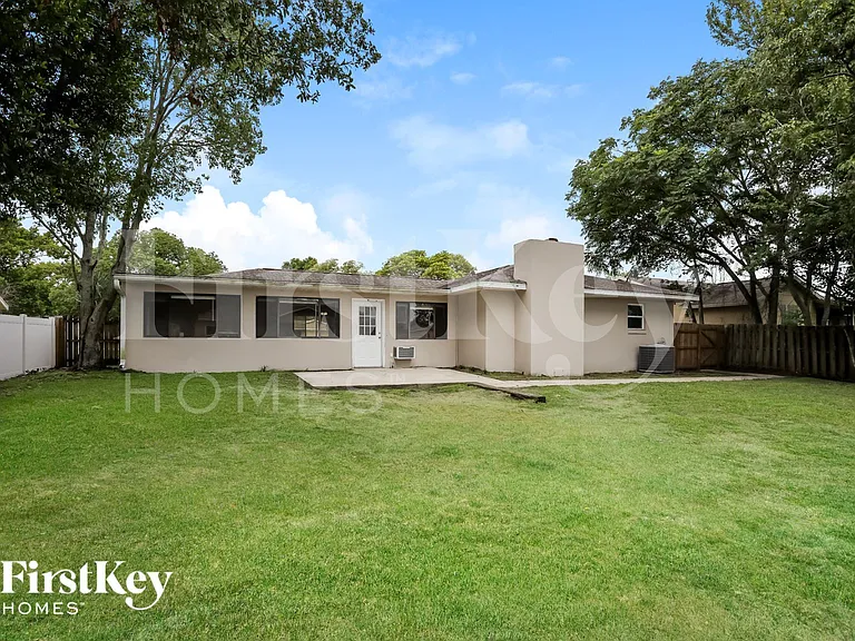 1130 E Normandy Blvd — Photo 14
