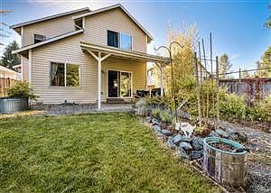 4th image of 627 125th Ave NE