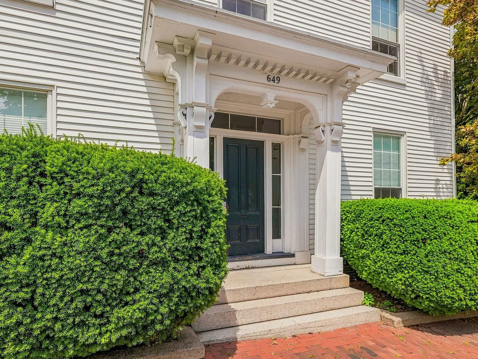 1 bed, 1.5 bath, 904 sqft, $3,000 — Photo 3