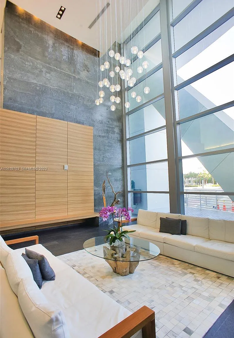 2 bed, 1208 sqft, $4,650 — Photo 3