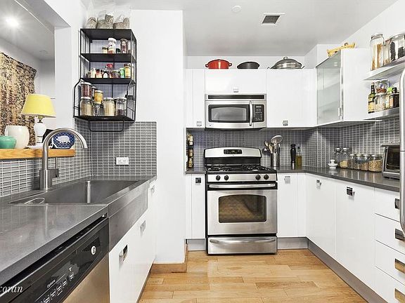4th image of 318 Knickerbocker Ave APT 3L