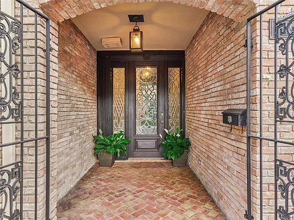 4th image of 9606 Briar Forest Dr
