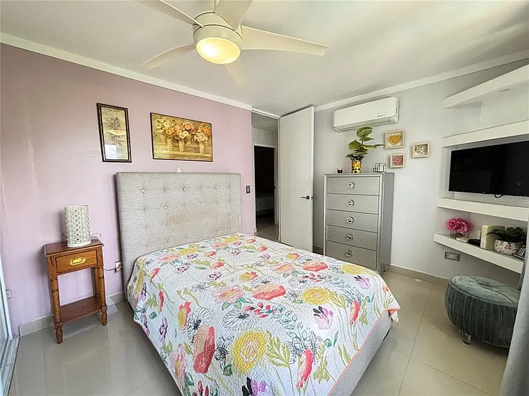 1248 Avenue Luis Vigoreaux #8 — Photo 11