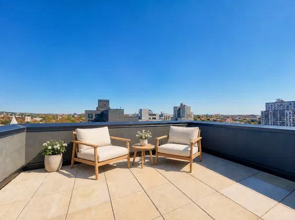 2667 Fulton Street image 1 of 25