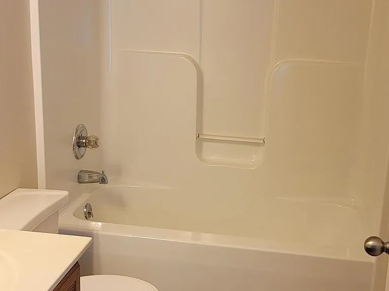 586 Astoria Ct — Photo 10