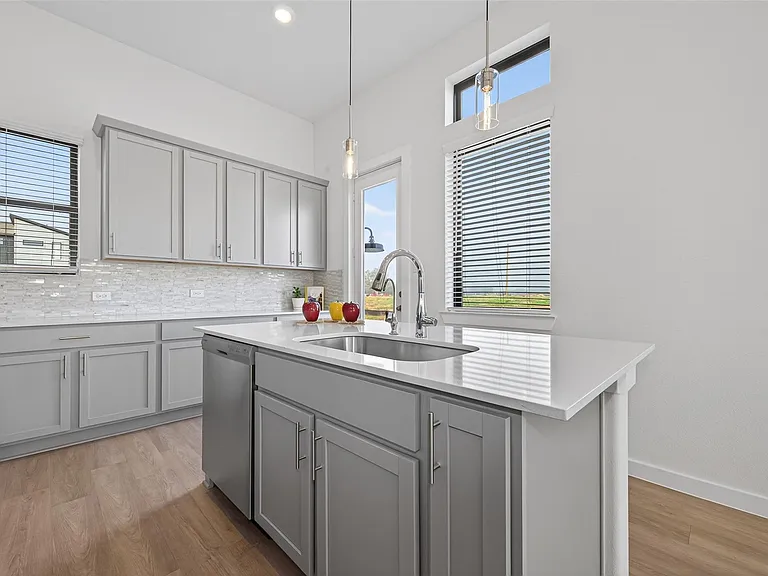 1213 Mercantile St — Photo 18