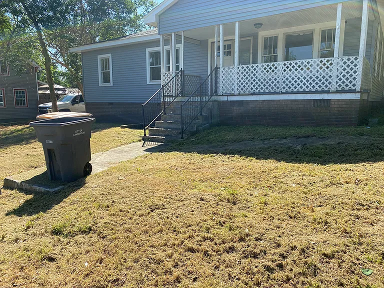 404 Goldston St — Photo 4