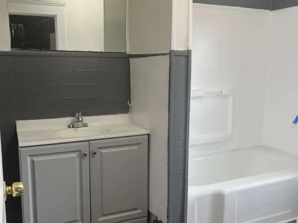 2989 E 61st St #2, Cleveland, OH 44127