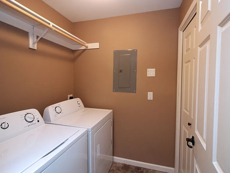 Bridgeview Bay Condos — Photo 5