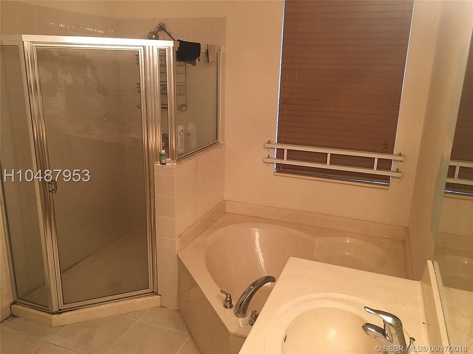 2nd image of 2863 SW 85th Ave