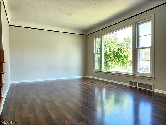 5th image of 1732 Eldon Dr