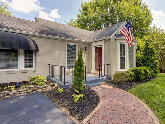 4th image of 834 Woodmont Blvd