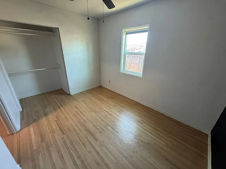 688 Taft Ave — Photo 14