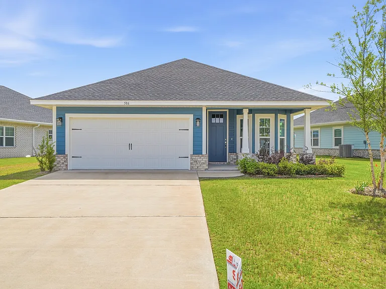 692 Alleyoak Ln — Photo 1