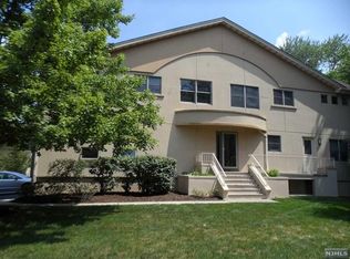 14 Rio Vista Dr #14, Allendale, NJ 07401