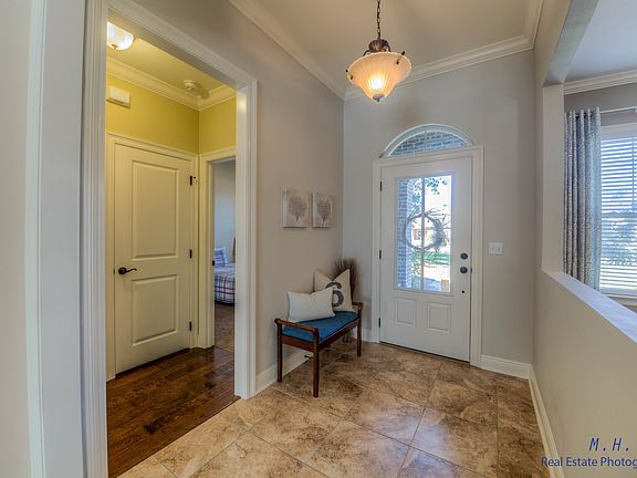 5th image of 1464 Mill Creek Dr