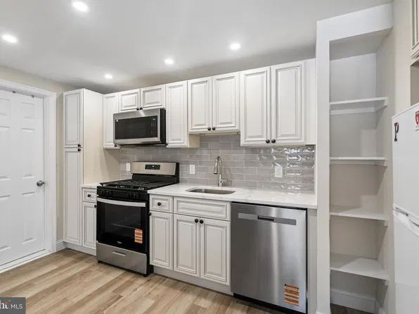 2101 Chestnut St Unit 303, Philadelphia, PA 19103