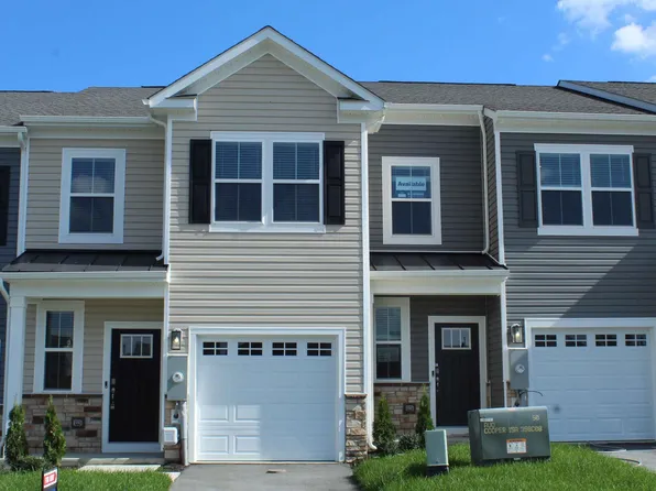 102 Pomo Ln, Winchester, VA 22602