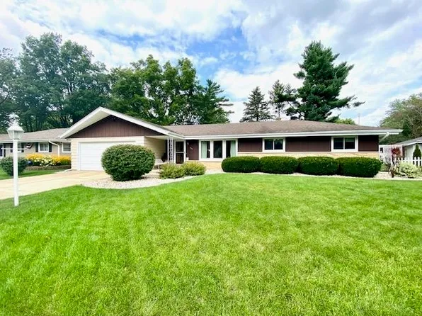 2419 Lombard Ave, Janesville, WI 53545