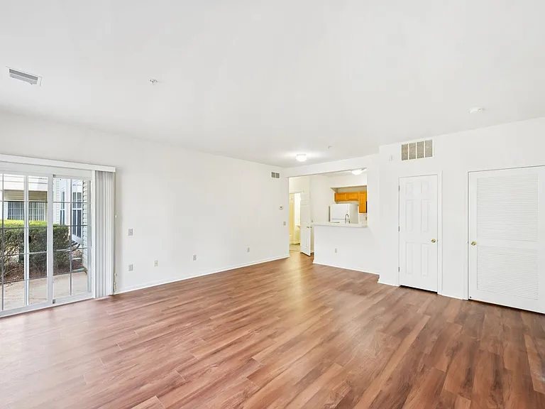 Spring Creek Apartments — Photo 18