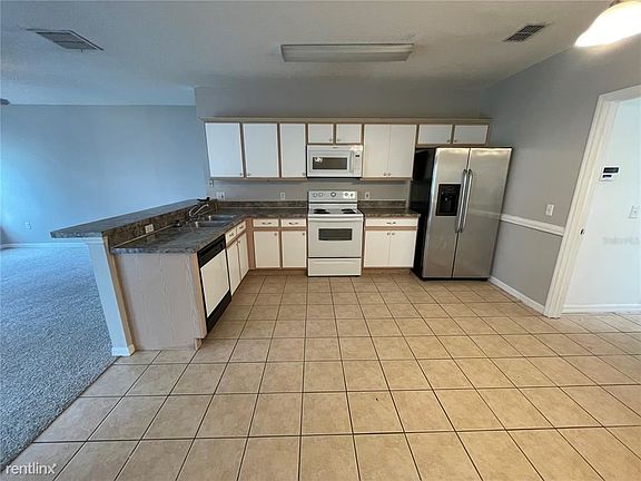 5th image of 942R Stockport Dr