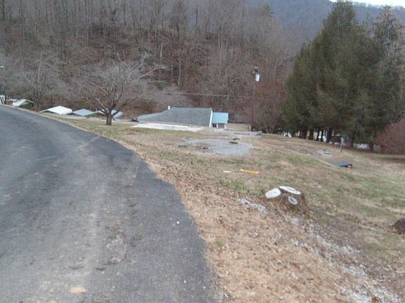 5th image of 104 Ross Dr