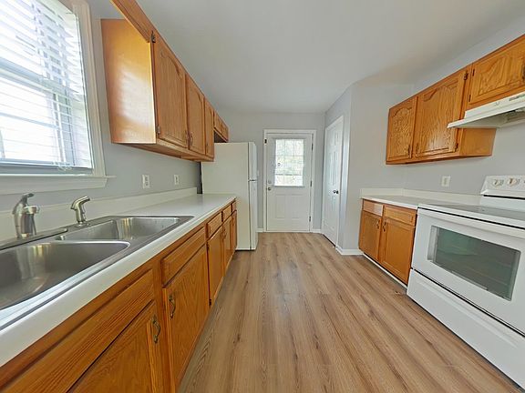2nd image of 2403 Blair Kahzan Dr