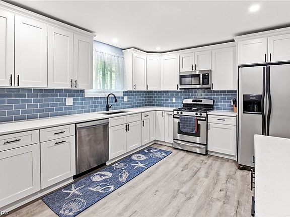 2nd image of 7658 Sleepy Hollow Dr