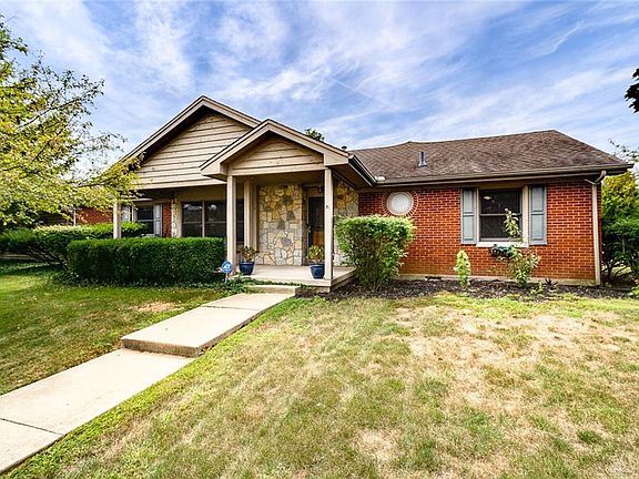 2nd image of 784 Lennox Ct