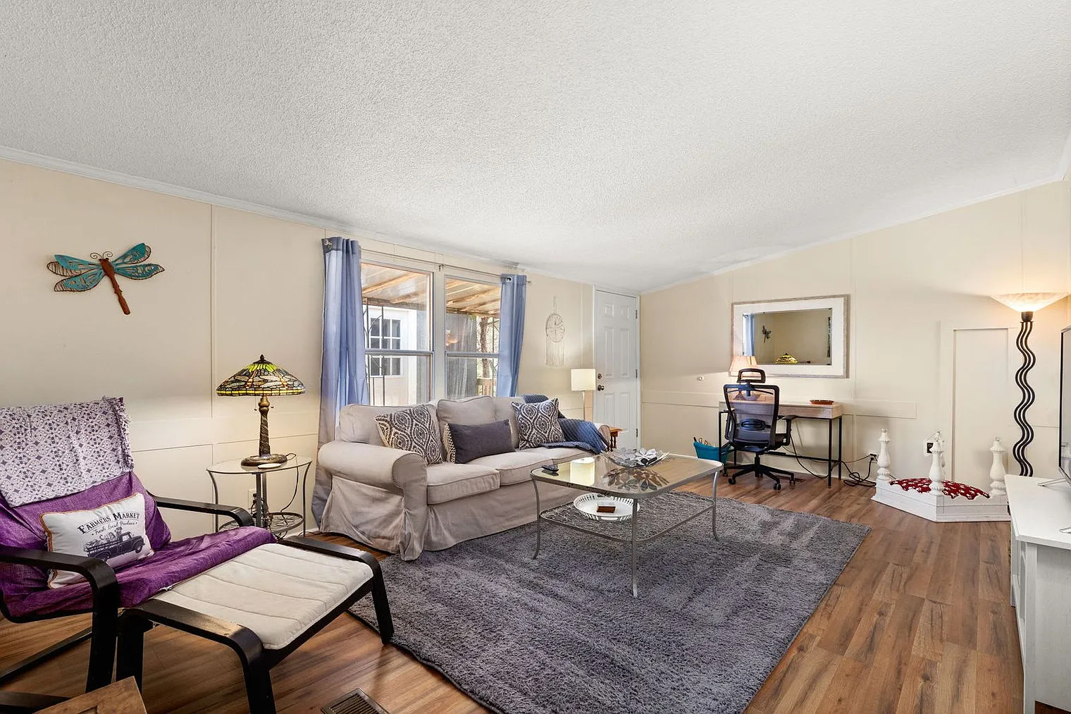3 bed, 2.0 bath, 1819 sqft, $4,301 — Photo 1