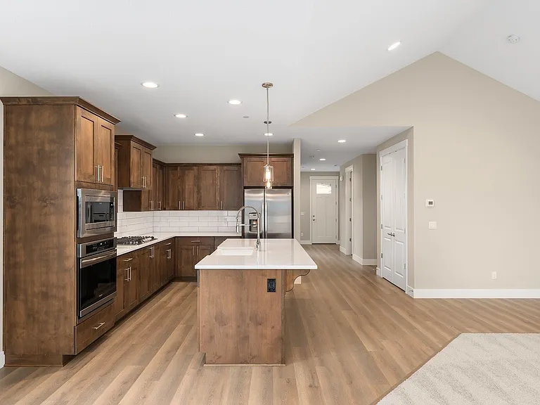 8950 N Kale Cir — Photo 5