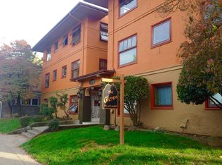 3268 SE Hawthorne Blvd APT 305, Portland, OR