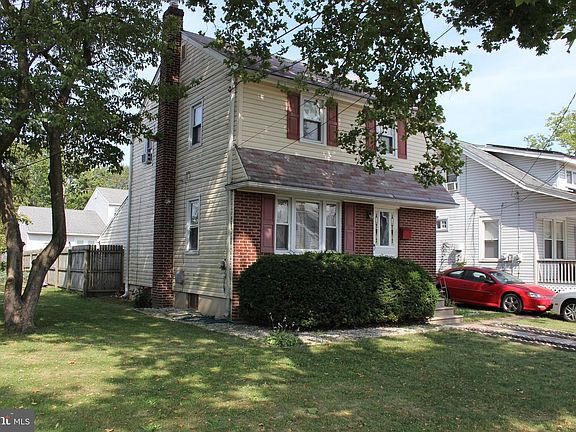 5th image of 1848 W River Dr