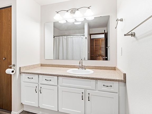 4th image of 12815 123rd Street Ct E #15-9