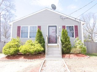 28 Cohasset Rd, Buzzards Bay, MA 02532