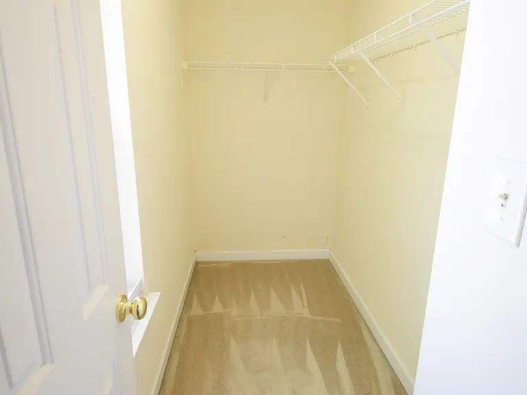 1431 Olde Justin Pl — Photo 8
