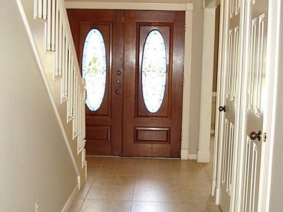 2nd image of 5223 Manor Glen Dr