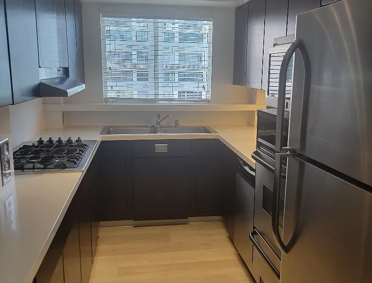 803 Large Kitchen w/ SS apliances