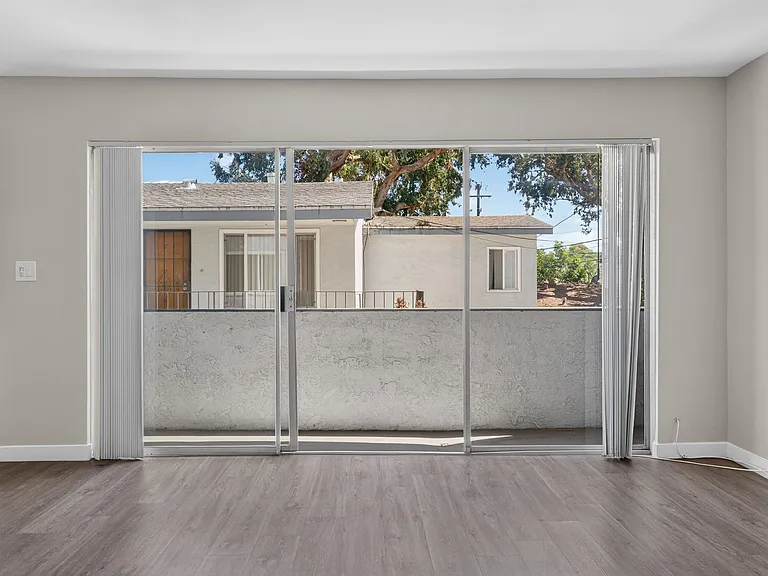 425 Coronado Ave — Photo 15