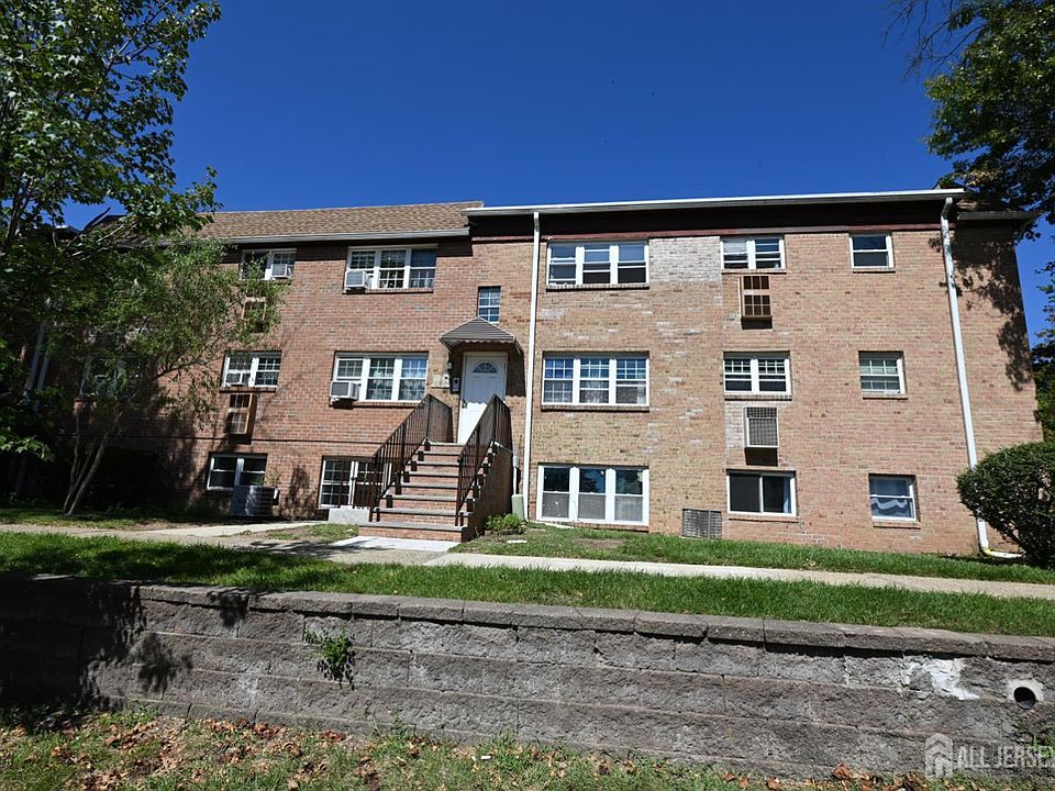 1st image of 271 College Dr