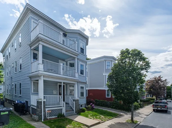 18 Howes St, Dorchester, MA 02125