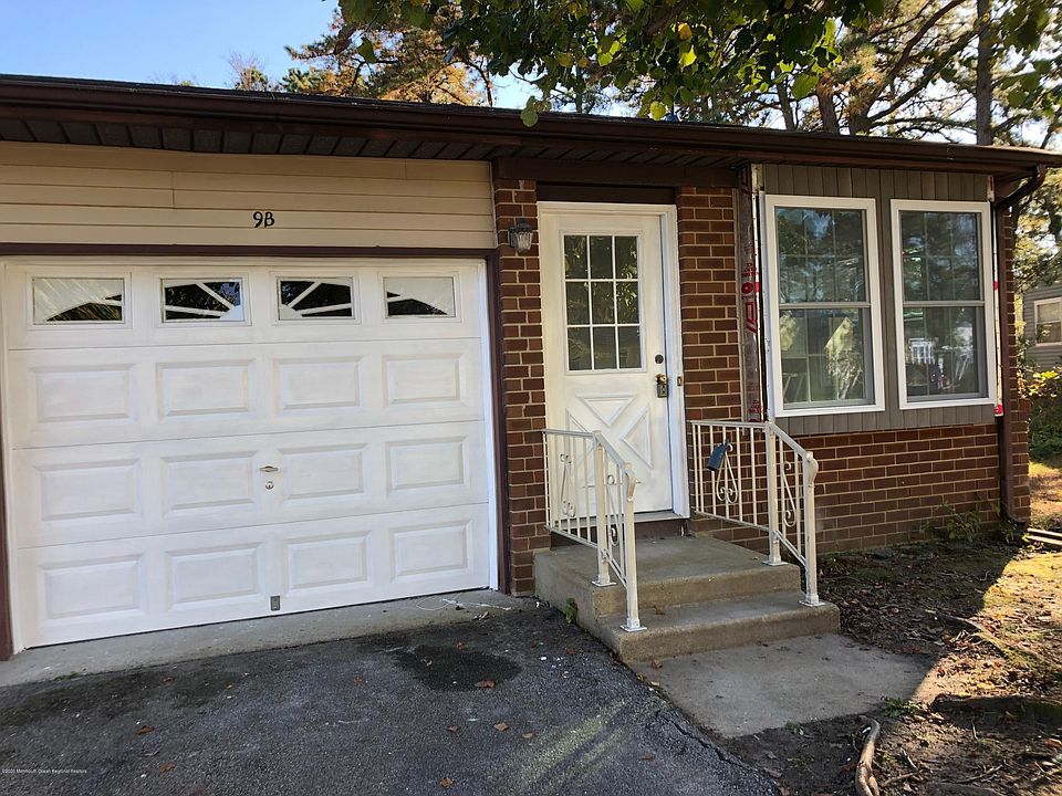 1st image of 9 Greenwood Ln #B