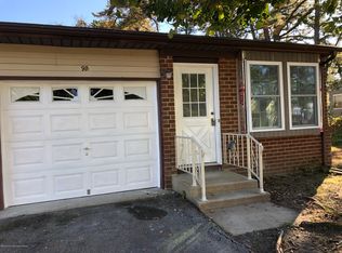 9 Greenwood Ln #B, Whiting, NJ 08759