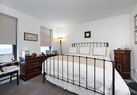 4th image of 264 W 15th St #C