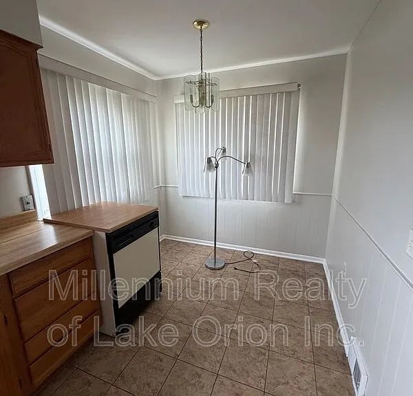 34019 Garfield Rd — Photo 7
