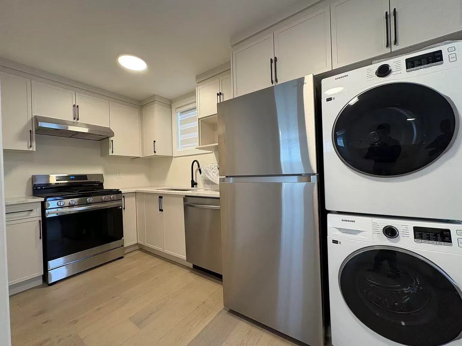 2 bed, 650 sqft, $2,000 — Photo 4