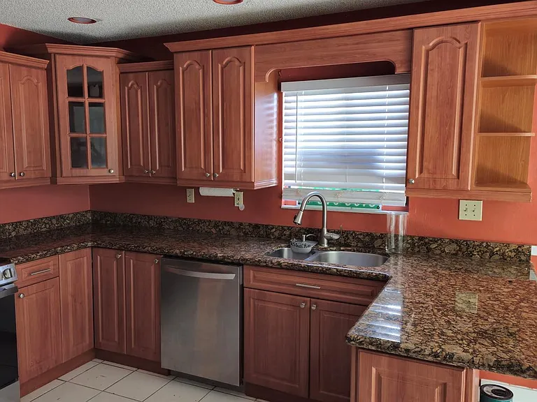 7875 Tam Oshanter Blvd — Photo 6
